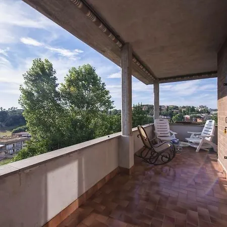 Il Poggio Bed & Breakfast *